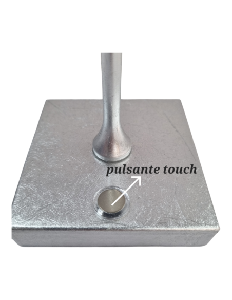 Lampada led da tavolo touch argentata con batteria ricaricabile usb con 3 tonalita di colore dimmerabile