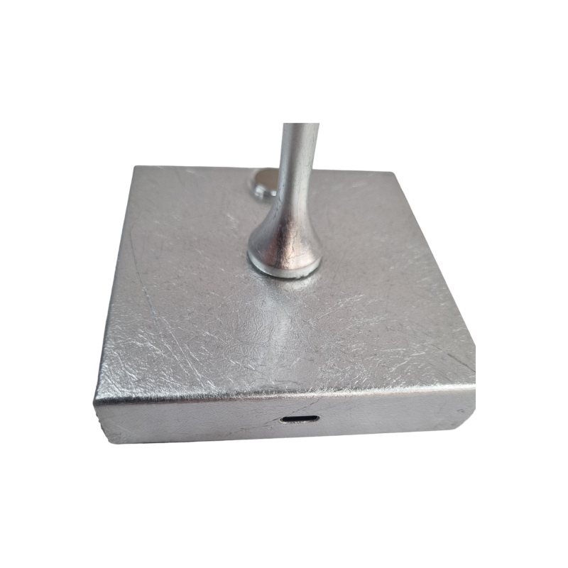 Lampada led da tavolo touch argentata con...