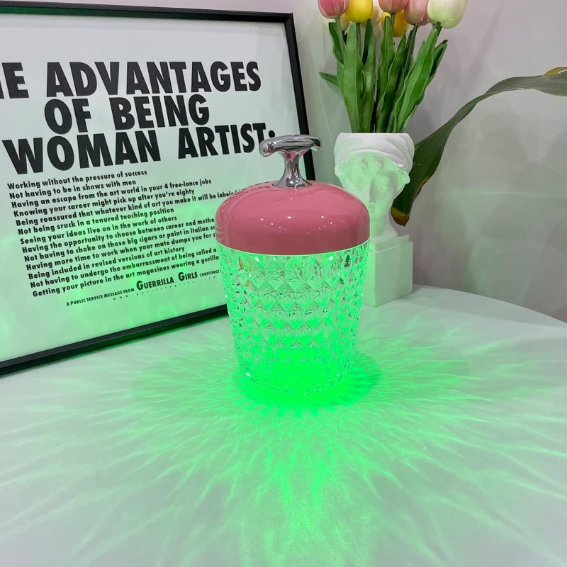 Lampada da tavolo a forma di pigna di...