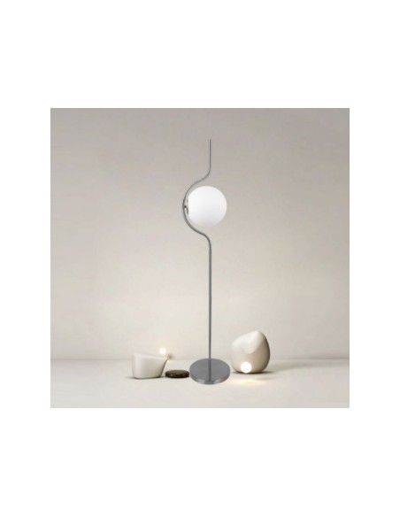Lampada da terra argento con sfera in vetro bianco piantana design moderno