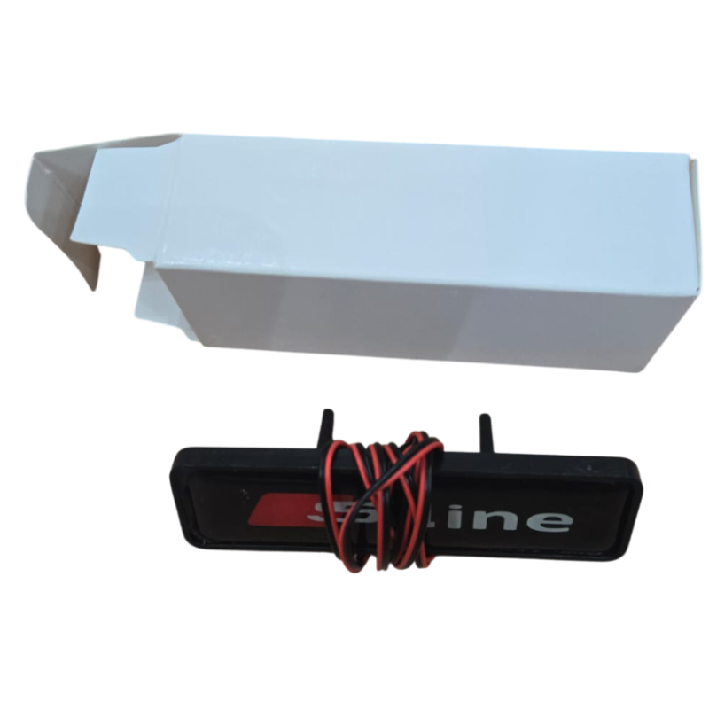 Distintivo griglia anteriore con luce LED S-line
