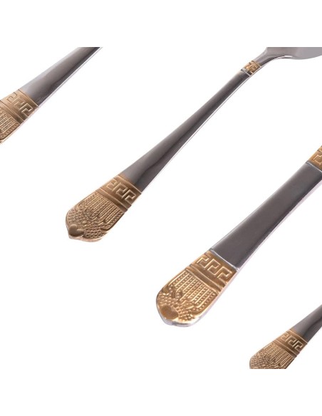 A.M.C Set di posate ed accessori per 12 persone realizzati in acciaio inox 18/10