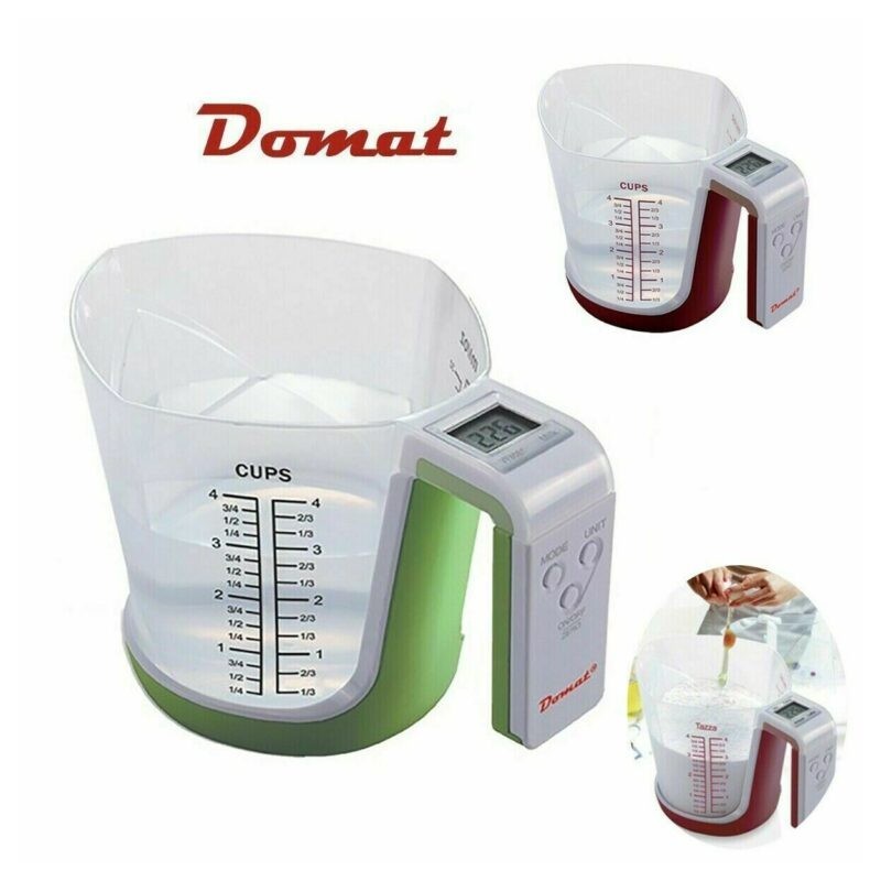 Bilancia digitale e caraffa graduata