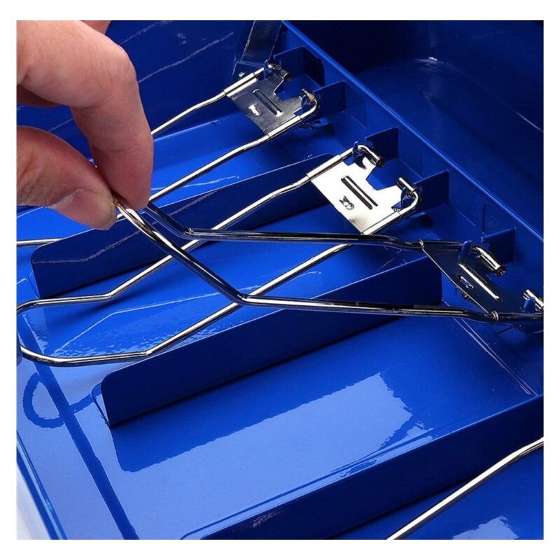 Cassaforte di sicurezza con chiavi e vassoio