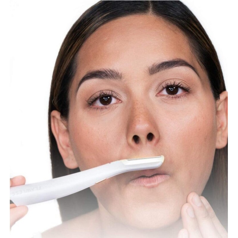 Rasoio con pettine a due misure per peli e ciglia