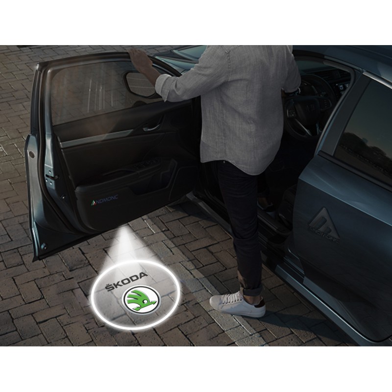 Škoda New Logo Carbon-Style Wireless Car Door Projector Lights